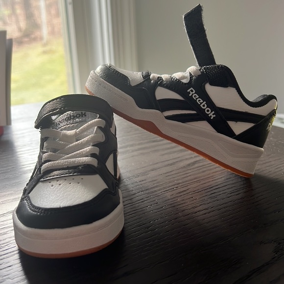NWOT Toddler Reebok Sneakers - Picture 5 of 5